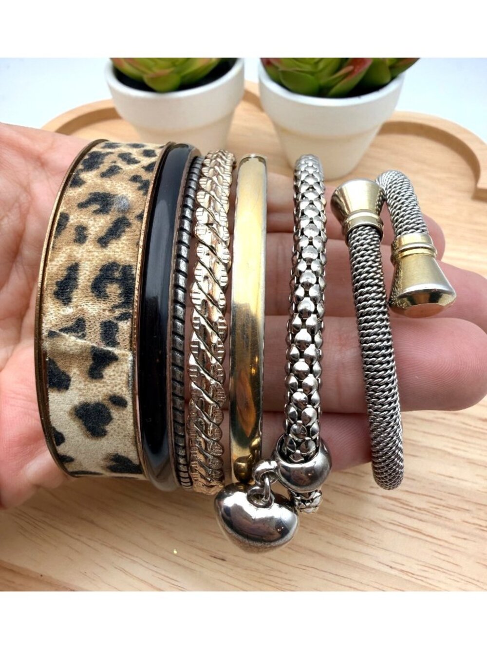 Bangle & Bracelet Lot of 7 Silver Gold Tone Heart Leopard Print Mixed Metals - Picture 3 of 4